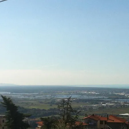 Chalet Antico Rustico Fra Vigneti E Uliveti